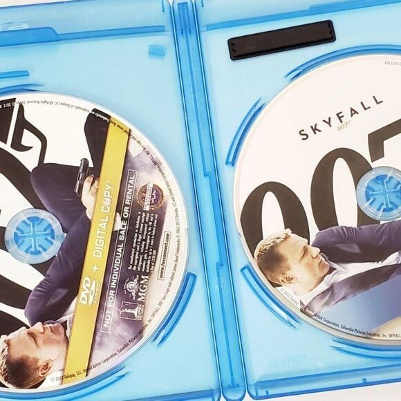 Skyfall (2012 Film) Action/Thriller [Digital & Blu-ray] - Picture 2 of 3